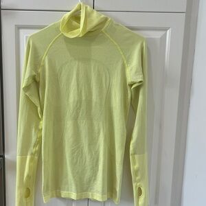 Lululemon long sleeved turtleneck